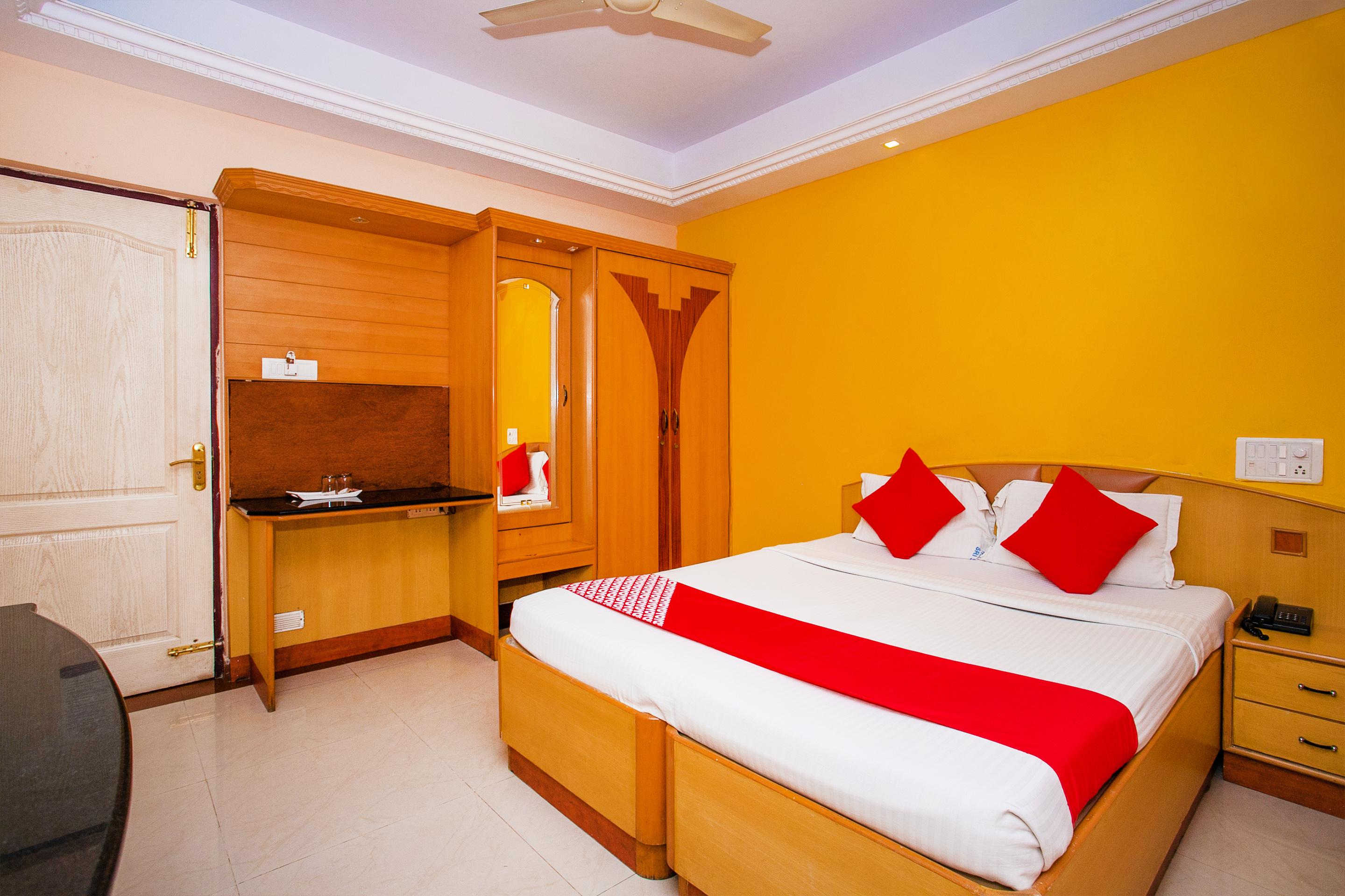 Oyo 331 Hotel Skanda Shelters Bangalore Exterior foto