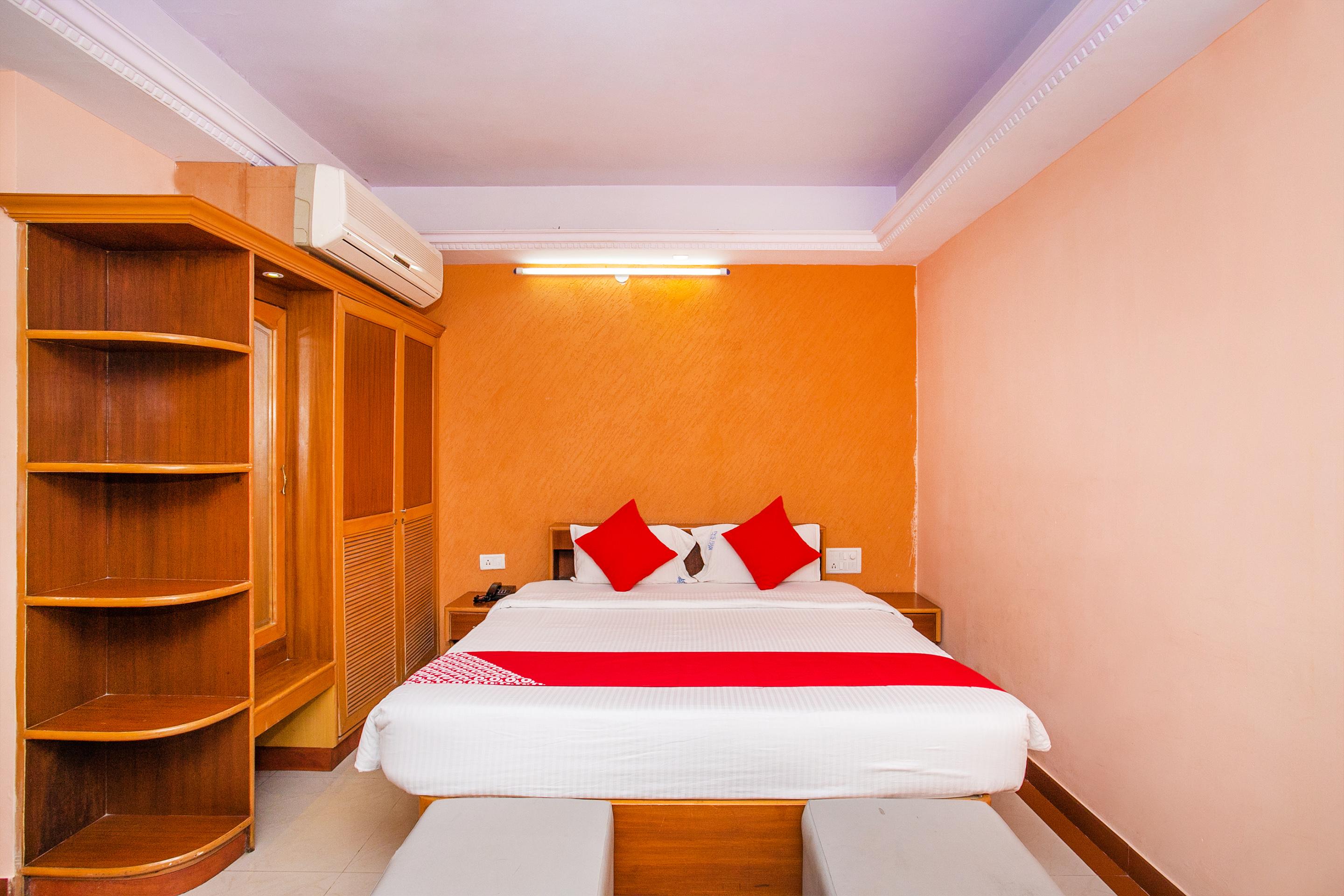 Oyo 331 Hotel Skanda Shelters Bangalore Exterior foto