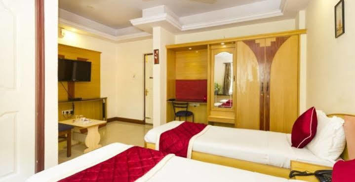 Oyo 331 Hotel Skanda Shelters Bangalore Exterior foto