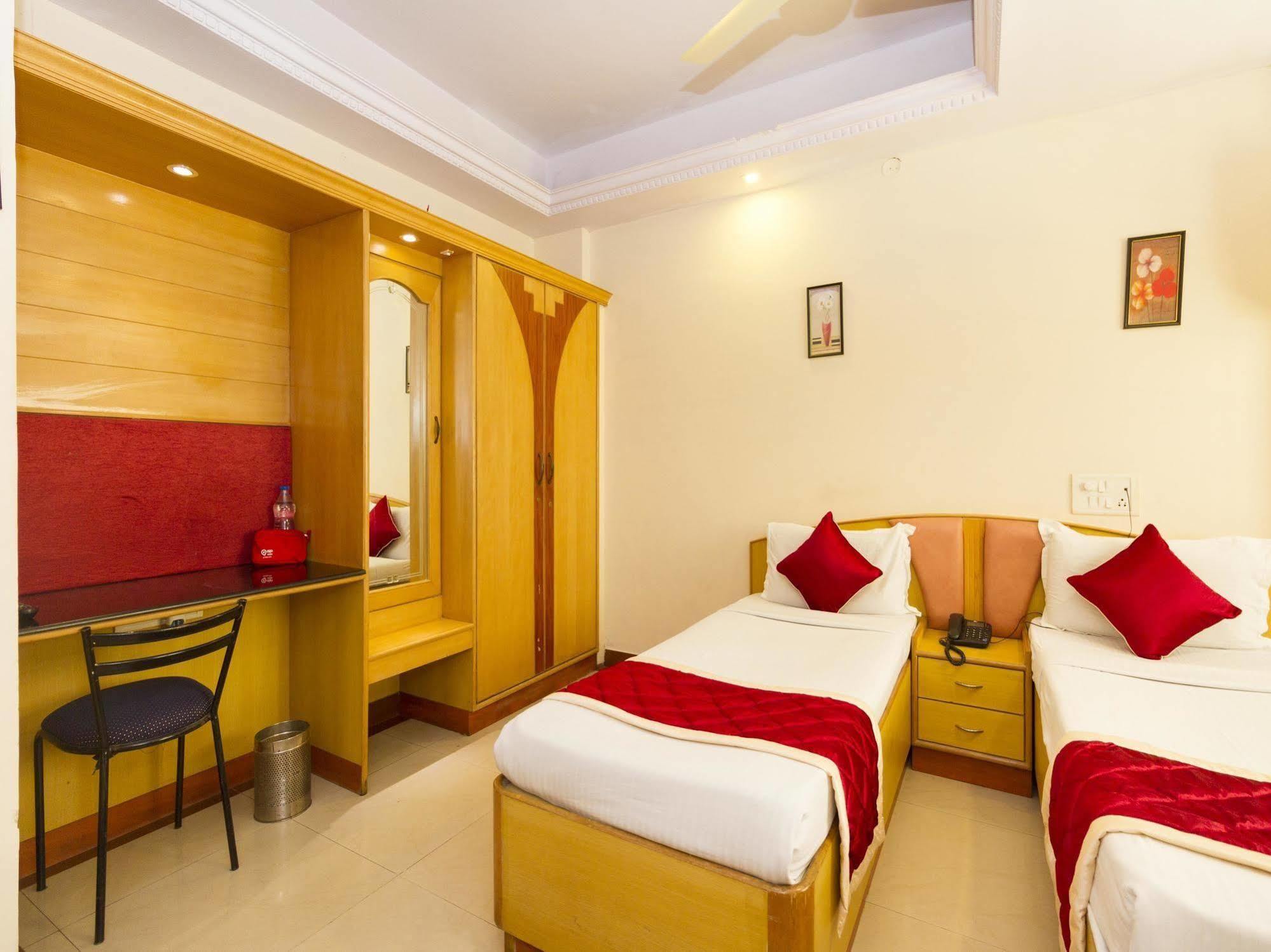 Oyo 331 Hotel Skanda Shelters Bangalore Exterior foto