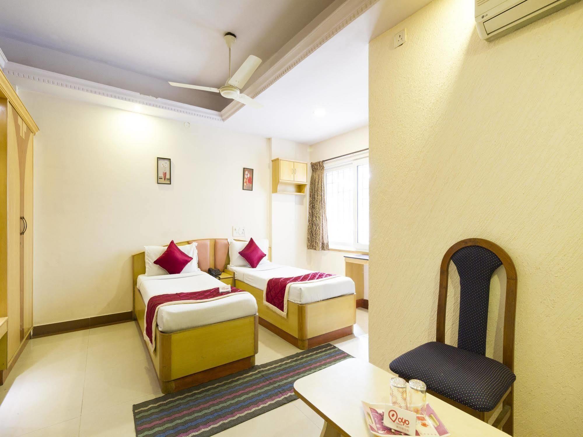 Oyo 331 Hotel Skanda Shelters Bangalore Exterior foto